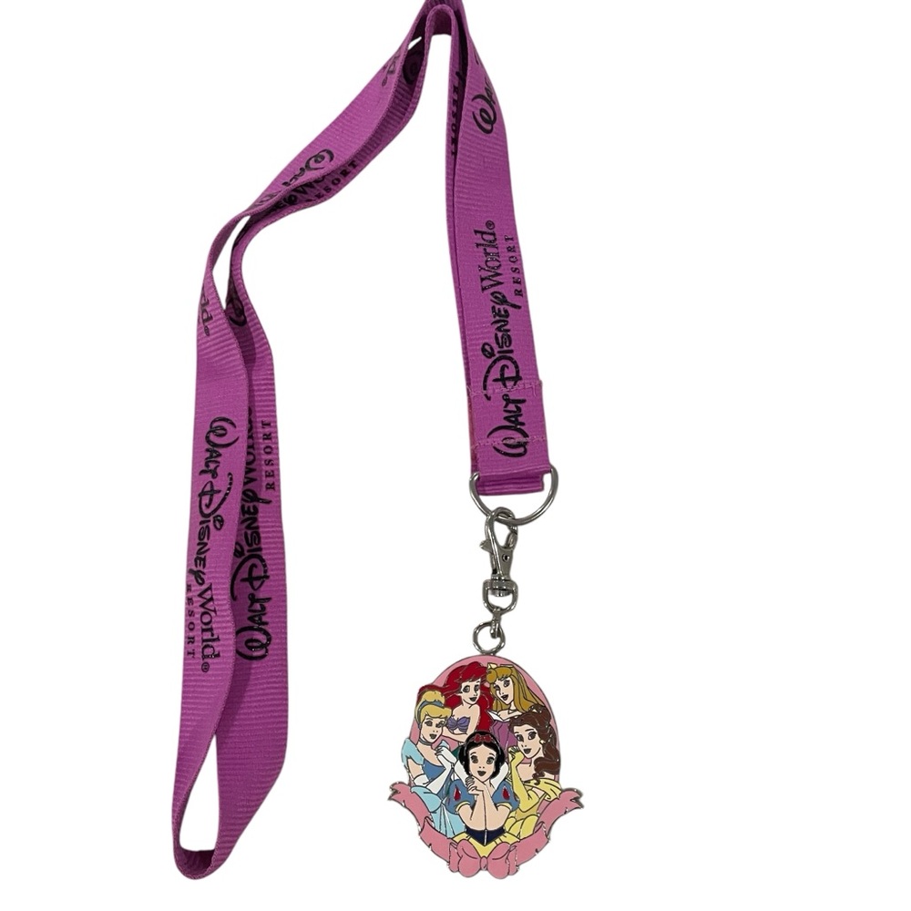 Disney Medal and Lanyard for Pin Trading Princesses 2005 EUC